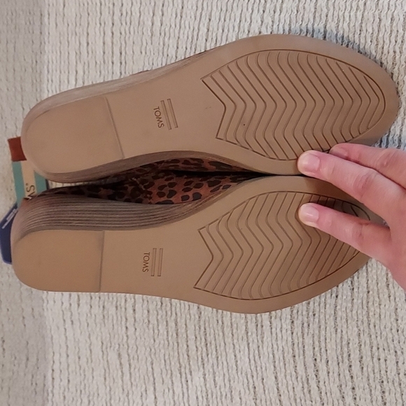 Toms Kallie Cheetah Wedge Booties NWOB - Picture 10 of 12